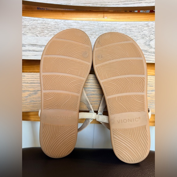 Vionic Kirra II Wedge Sandal size 8 - Picture 9 of 10